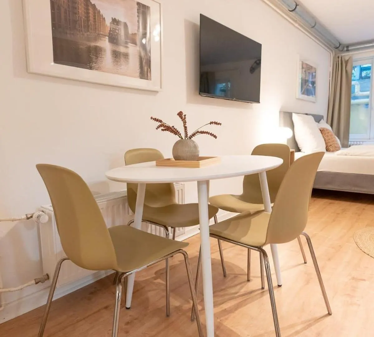 Hamburg City Apartment For 5 Germany